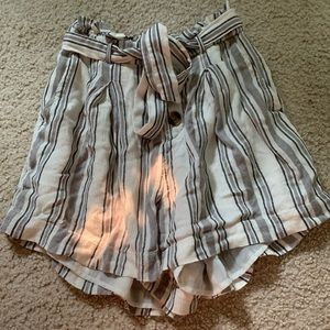 American Eagle flowy shorts